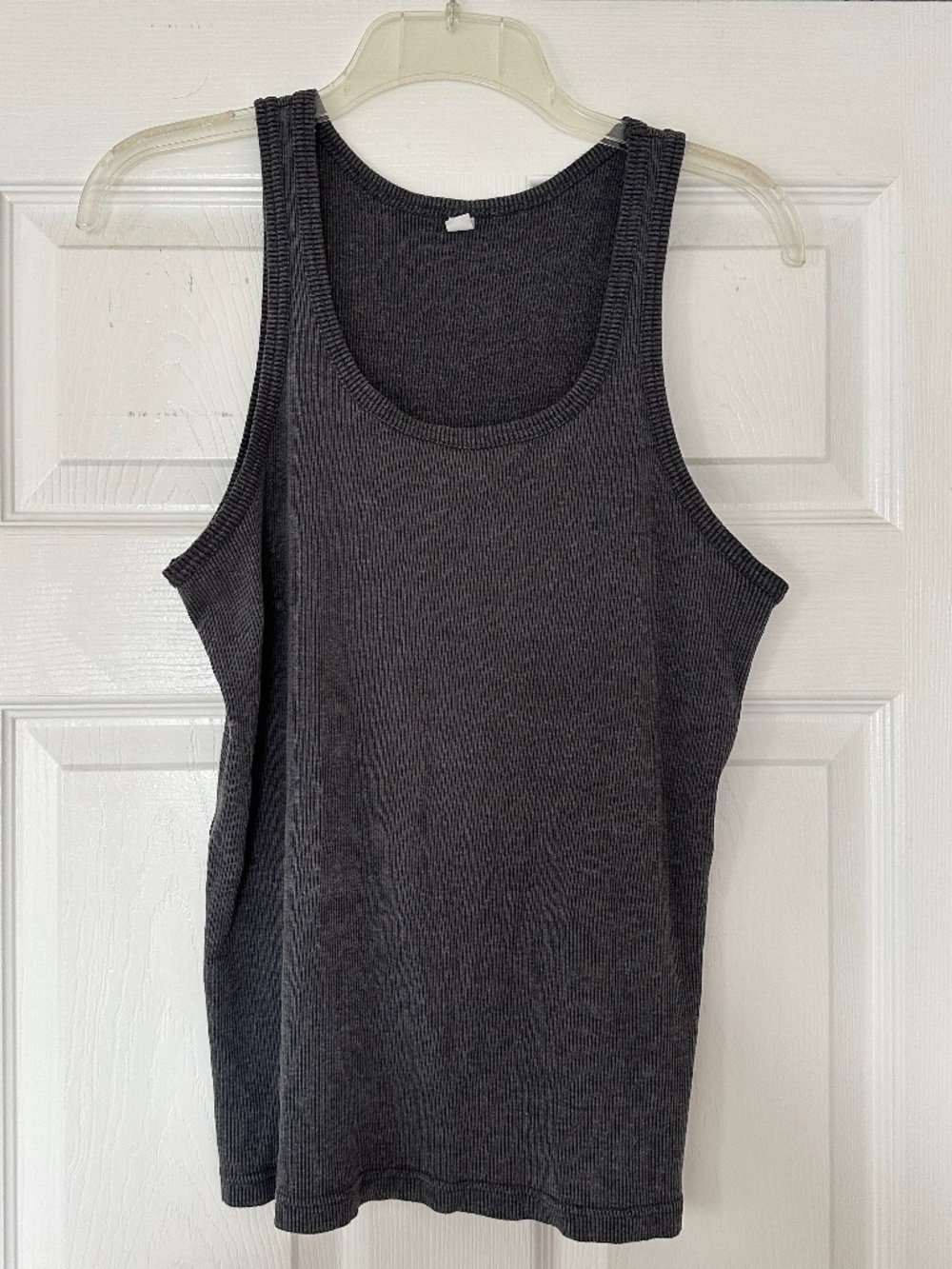 UNIQLO Charcoal Gray Ribbed Tank Top Size Small